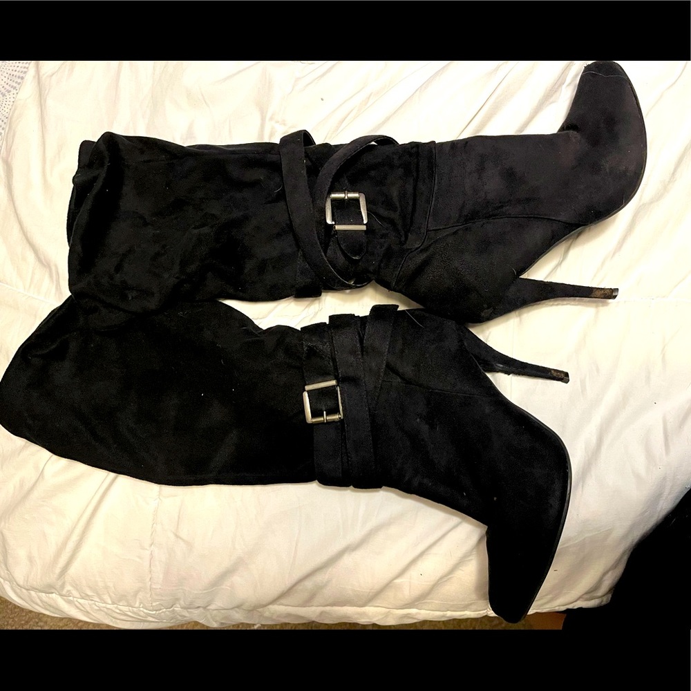 Velvet boots